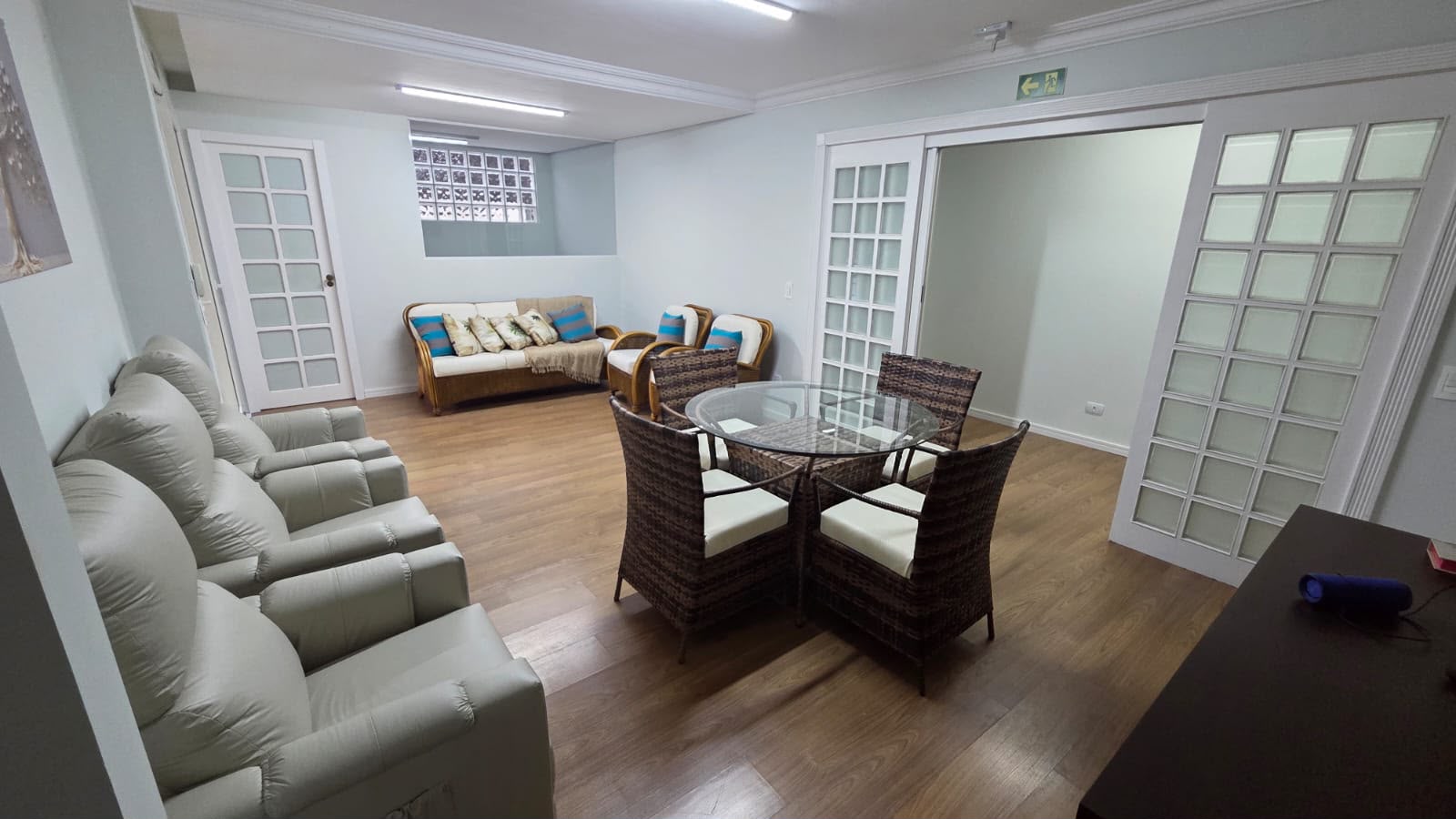 Outro ângulo da sala de estar