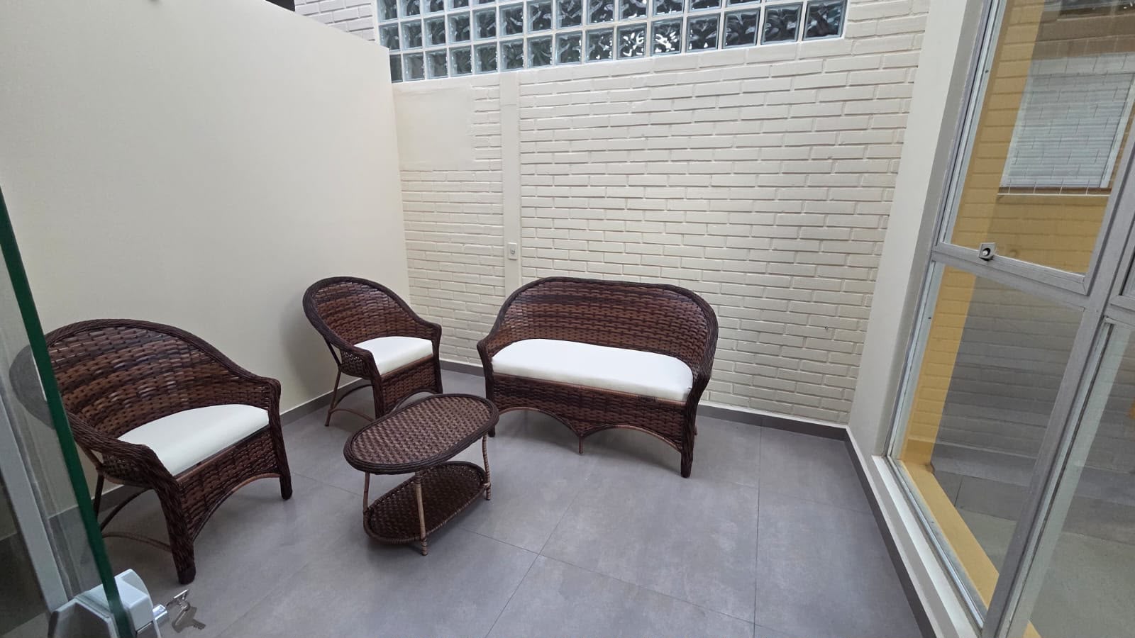 Sala preparada para receber visitas